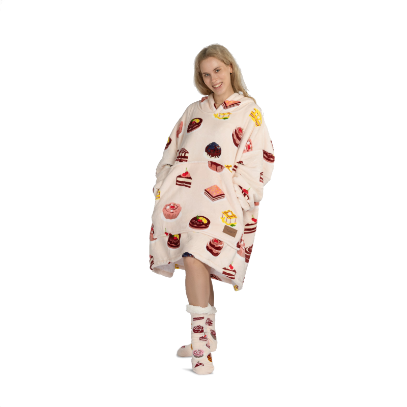 Hoodie ćebe za odrasle Svilanit Cake Time + poklon čarape 