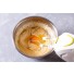 Posuda za miješanje Rosmarino Pour&Cook je odličan pomoćnik za vaša kulinarska umijeća. Savršena za miješanje i pripremu raznih salata, priloga ili miješanje mase za slatka i slana peciva. Posuda je izrađena od kvalitetnog nerđajućeg čelika, otpornog na udarce, oštećenja i mrlje. Praktična je za čuvanje hrane i otporna na niže temperature - čak i u zamrzivaču. Razveselite ukućane i u estetski dizajniranoj zdjeli poslužite razne salate, peciva ili priloge. Ne upija mirise.